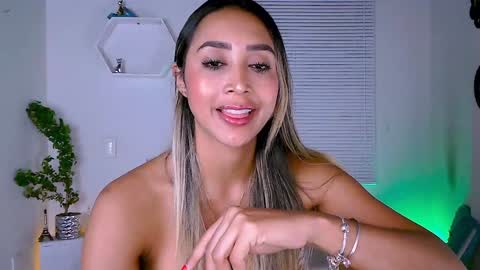 Nycole online show from 15, 1, 2025