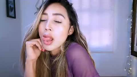 Nycole online show from 18, 9, 2025