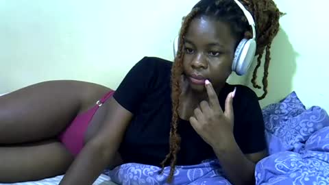 Snapshot of nyla_shal chatting on 18, 6, 2026 Shalvin online show from 18, 6, 2026