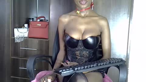Snapshot of nyverra chatting on 27, 5, 2026 nyverra online show from 27, 5, 2026