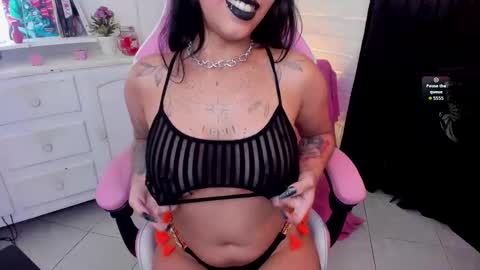 Snapshot of nyx_blackmoon chatting on 8, 10, 2025  Nyx BlackMoon online show from 8, 10, 2025