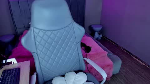 Snapshot of nyx_dolll chatting on 27, 10, 2025 Nyx Doll online show from 27, 10, 2025