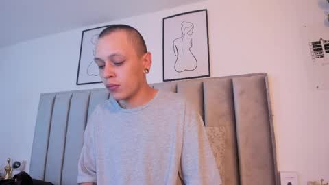 Sara Help me reach 1000 followers online show from 2, 5, 2026
