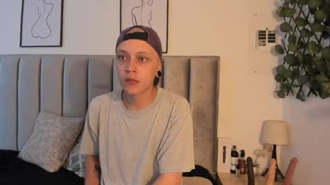 Sara Help me reach 1000 followers online show from 29, 5, 2026