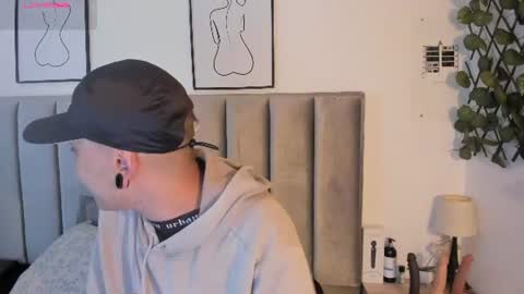 Sara Help me reach 1000 followers online show from 15, 6, 2026