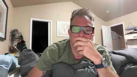 SimplyUs online show from 28, 11, 2025