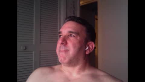 Snapshot of oceanmanx chatting on 4, 10, 2025 Ocean online show from 4, 10, 2025