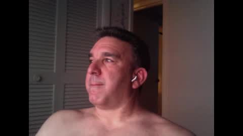 Snapshot of oceanmanx chatting on 13, 10, 2025 Ocean online show from 13, 10, 2025