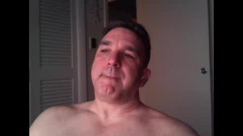 Snapshot of oceanmanx chatting on 18, 10, 2025 Ocean online show from 18, 10, 2025