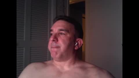 Snapshot of oceanmanx chatting on 20, 10, 2025 Ocean online show from 20, 10, 2025