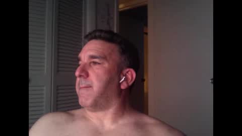 Snapshot of oceanmanx chatting on 2, 11, 2025 Ocean online show from 2, 11, 2025