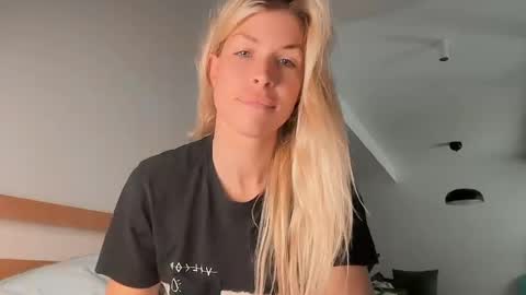 Snapshot of ocicatcat chatting on 14, 4, 2026 ocicatcat online show from 14, 4, 2026