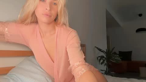 Snapshot of ocicatcat chatting on 15, 4, 2026 ocicatcat online show from 15, 4, 2026