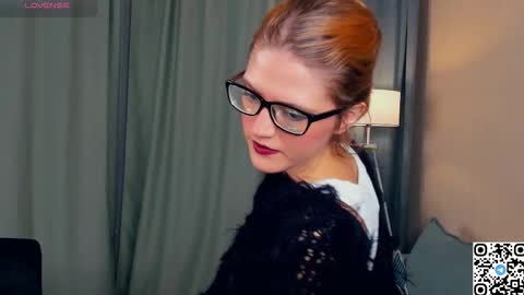 Snapshot of odettechurchwell chatting on 18, 11, 2025 Eli online show from 18, 11, 2025