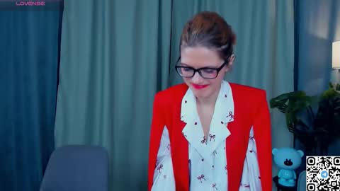 Snapshot of odettechurchwell chatting on 24, 11, 2025 Eli online show from 24, 11, 2025