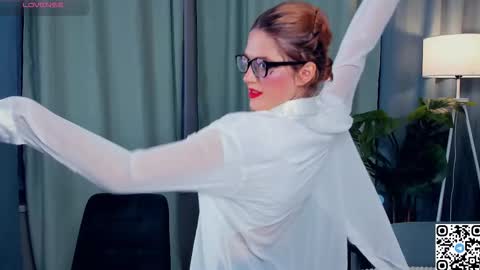 Snapshot of odettechurchwell chatting on 30, 11, 2025 Eli online show from 30, 11, 2025