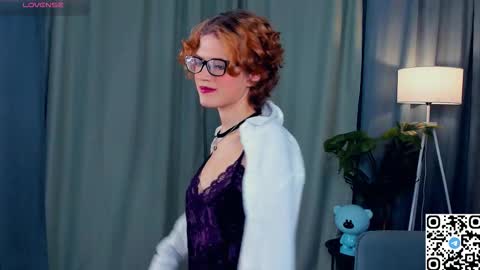 Snapshot of odettechurchwell chatting on 4, 12, 2025 Eli online show from 4, 12, 2025