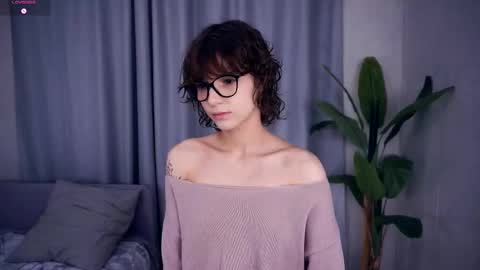 Snapshot of odettehatt chatting on 25, 9, 2025 Thea online show from 25, 9, 2025