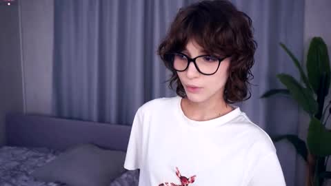 Snapshot of odettehatt chatting on 15, 10, 2025 Thea online show from 15, 10, 2025