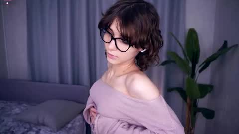 Snapshot of odettehatt chatting on 22, 10, 2025 Thea online show from 22, 10, 2025