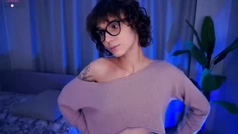 Snapshot of odettehatt chatting on 29, 10, 2025 Thea online show from 29, 10, 2025