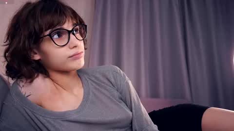 Snapshot of odettehatt chatting on 8, 11, 2025 Thea online show from 8, 11, 2025