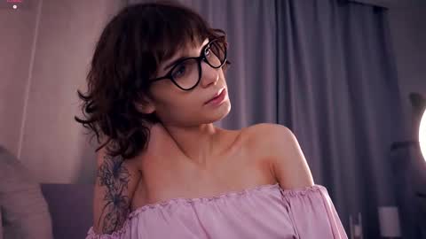 Snapshot of odettehatt chatting on 11, 11, 2025 Thea online show from 11, 11, 2025