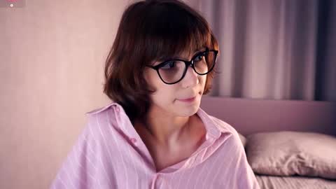 Snapshot of odettehatt chatting on 18, 11, 2025 Thea online show from 18, 11, 2025