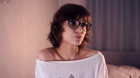 Snapshot of odettehatt chatting on 21, 11, 2025 Thea online show from 21, 11, 2025