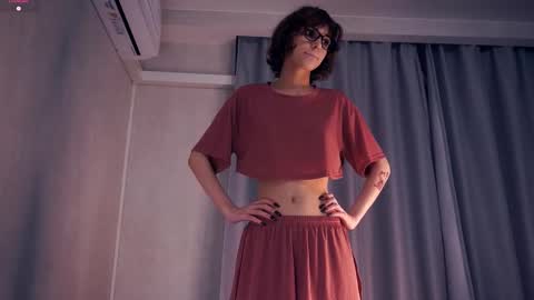 Snapshot of odettehatt chatting on 30, 11, 2025 Thea online show from 30, 11, 2025