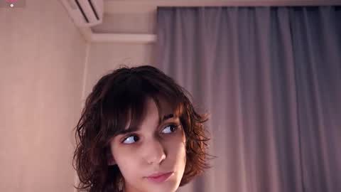 Snapshot of odettehatt chatting on 2, 12, 2025 Thea online show from 2, 12, 2025