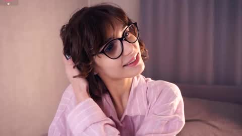 Snapshot of odettehatt chatting on 16, 12, 2025 Thea online show from 16, 12, 2025