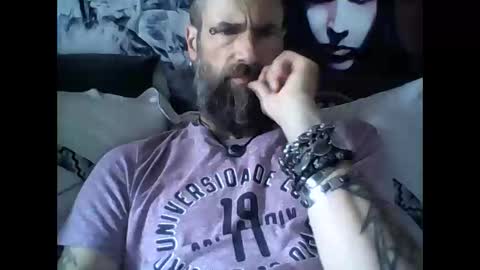 Snapshot of oedipe666 chatting on 9, 9, 2025 oedipe666cam online show from 9, 9, 2025
