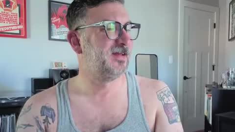 Snapshot of office_dad chatting on 17, 9, 2025 Office Dad online show from 17, 9, 2025