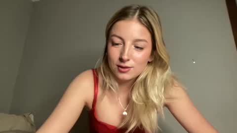 Snapshot of official_ellieanne chatting on 12, 3, 2025 Ellie Anne online show from 12, 3, 2025