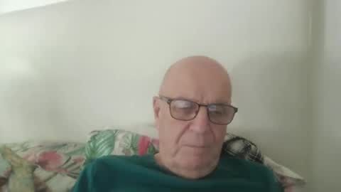 Snapshot of oggi95 chatting on 30, 9, 2025 oggi95 online show from 30, 9, 2025