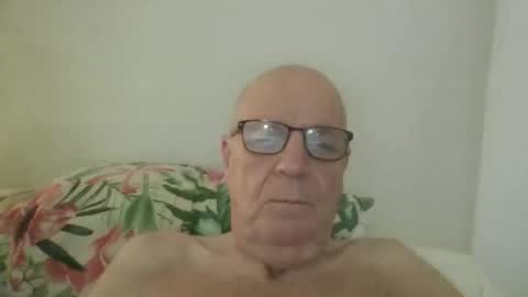 Snapshot of oggi95 chatting on 5, 10, 2025 oggi95 online show from 5, 10, 2025