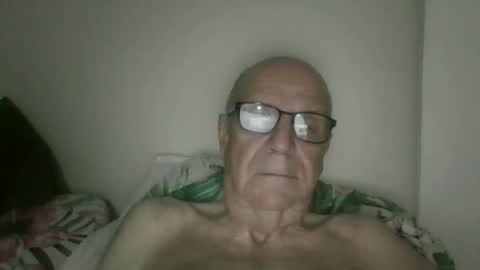 Snapshot of oggi95 chatting on 20, 10, 2025 oggi95 online show from 20, 10, 2025