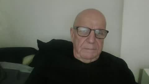 Snapshot of oggi95 chatting on 13, 11, 2025 oggi95 online show from 13, 11, 2025