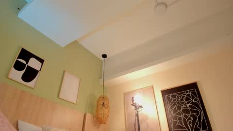 Holly online show from 1, 4, 2026