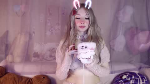 Snapshot of oh_pichuu chatting on 24, 9, 2025 Milly online show from 24, 9, 2025