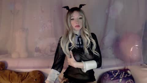 Snapshot of oh_pichuu chatting on 24, 10, 2025 Milly online show from 24, 10, 2025