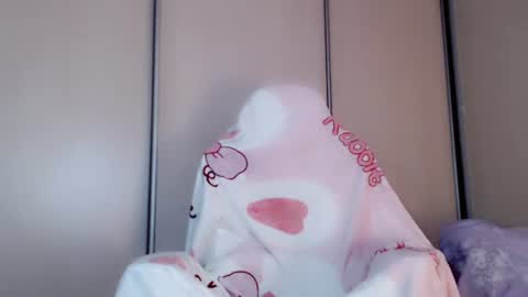 Snapshot of oh_pichuu chatting on 9, 7, 2026 Milly online show from 9, 7, 2026