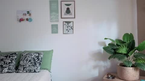 Snapshot of ohanna_ chatting on 2, 10, 2025 ohanna_ online show from 2, 10, 2025