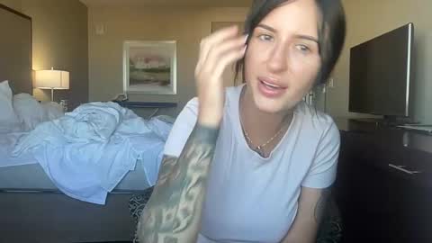 Snapshot of ohrileyxo chatting on 7, 10, 2025 riley online show from 7, 10, 2025