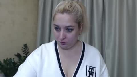 Snapshot of ohsweetiren chatting on 3, 12, 2024 Iren online show from 3, 12, 2024