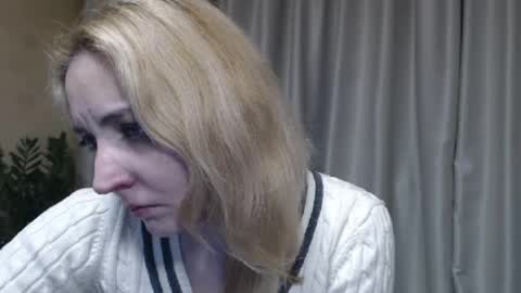 Snapshot of ohsweetmari chatting on 7, 4, 2026 Mari online show from 7, 4, 2026