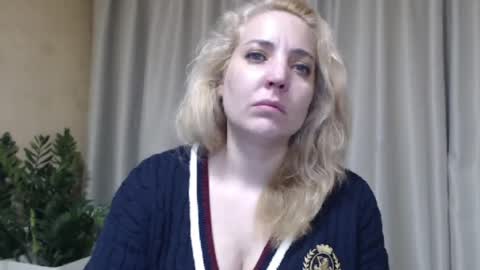 Snapshot of ohsweetmari chatting on 10, 4, 2026 Mari online show from 10, 4, 2026