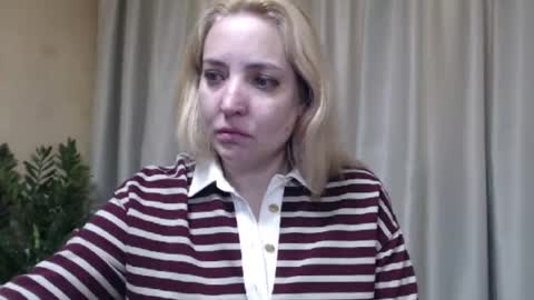 Snapshot of ohsweetmari chatting on 15, 4, 2026 Mari online show from 15, 4, 2026