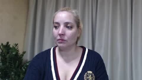 Snapshot of ohsweetmari chatting on 24, 4, 2026 Mari online show from 24, 4, 2026